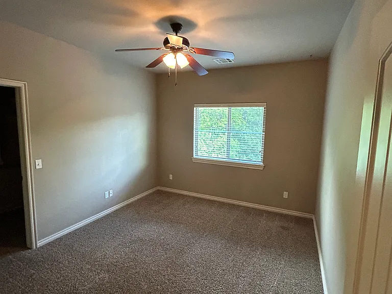 12011 Jadesdale Cir — Photo 42