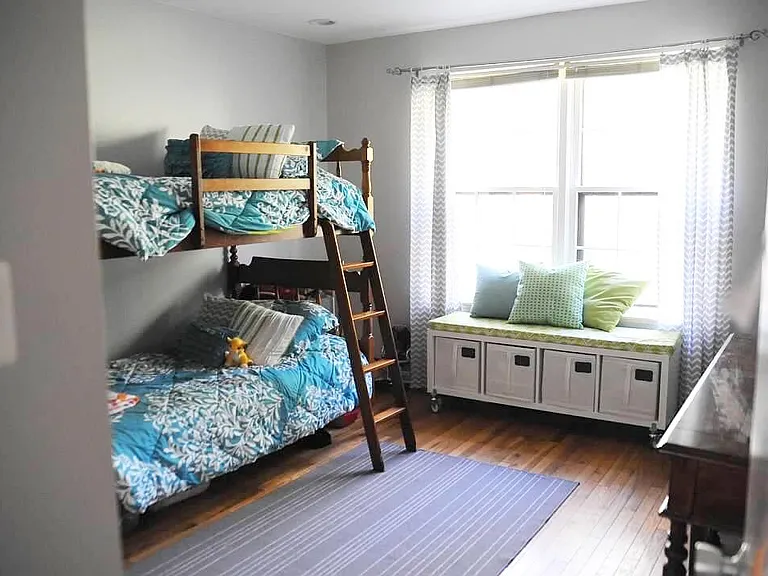 Upstairs bedroom 2