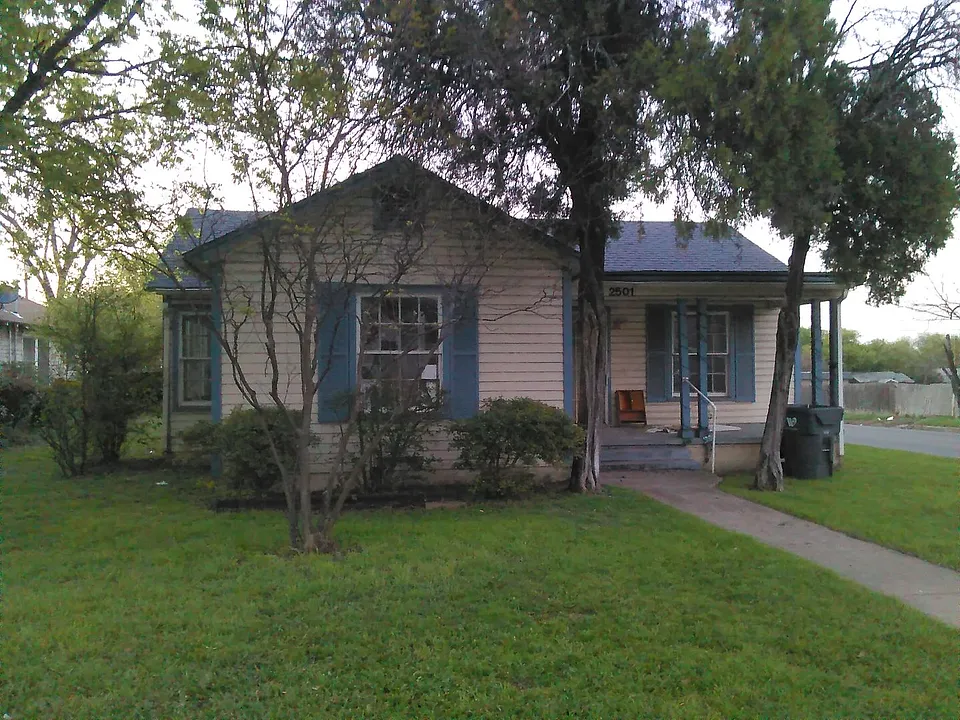 2501 Proctor Ave