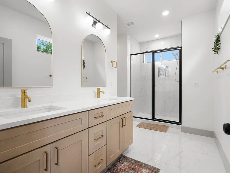530 Continental Dr — Photo 15