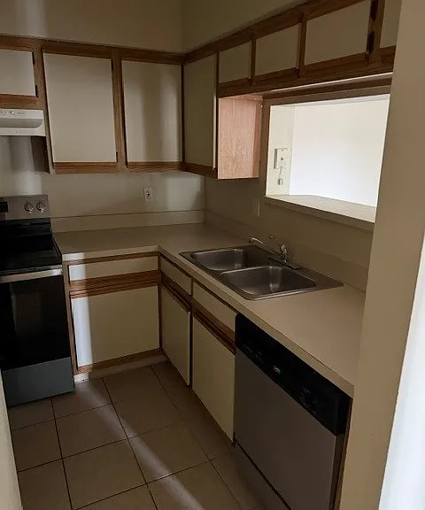 208 Afton Square At Pass — Photo 4