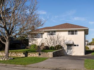 1650 Mortimer St, Saanich, BC V8P 3A8