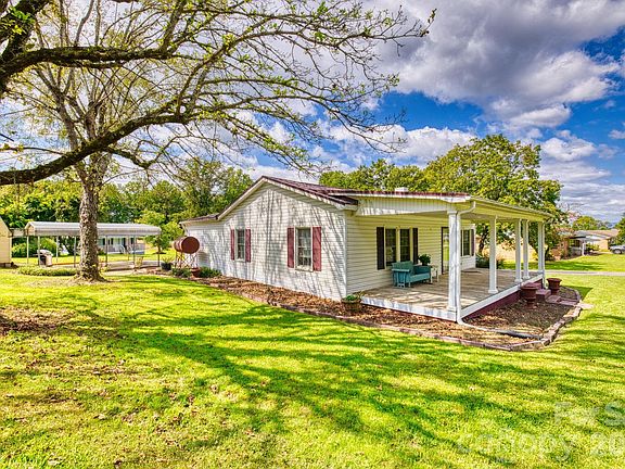 3rd image of 350 Summers Rd