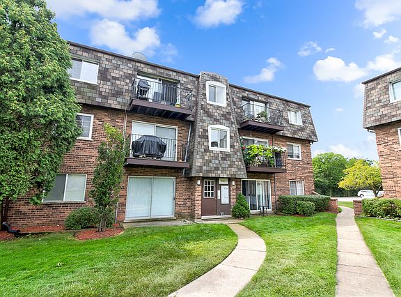 2nd image of 9351 Bay Colony Dr APT 1E