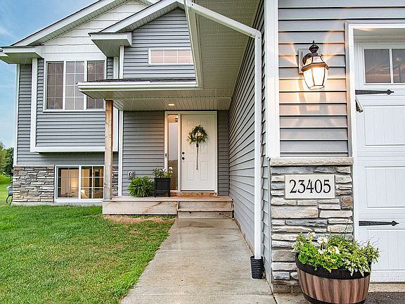 3rd image of 23405 Aspen Dr