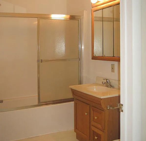 Eastgate Apartments — Photo 19