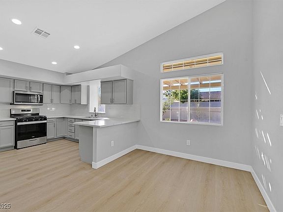 4th image of 5551 Kildare Ct