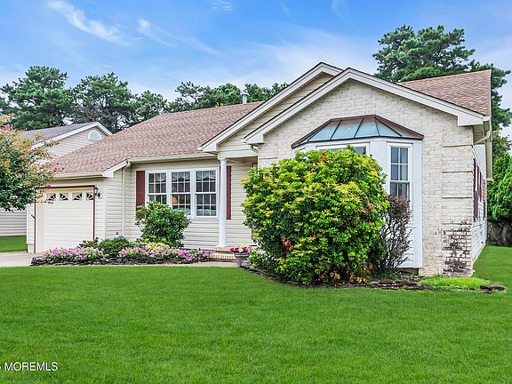 2nd image of 122 Westport Drive