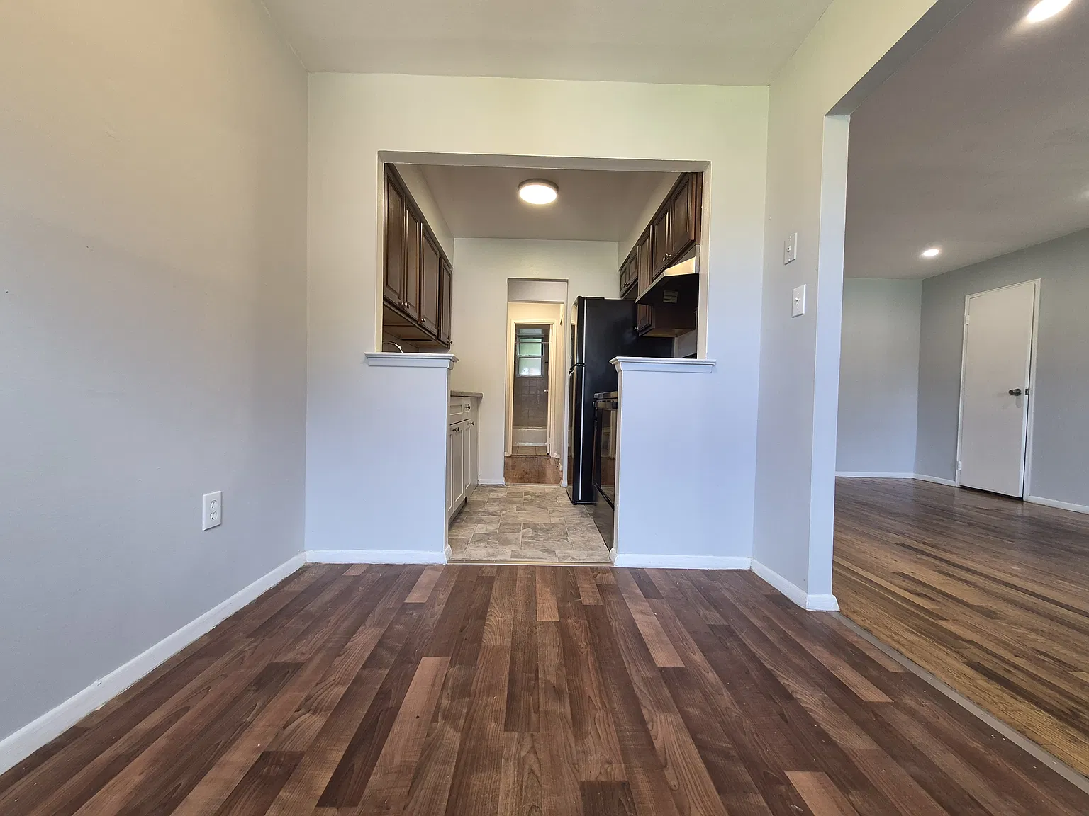 24 Hillcrest St — Photo 4