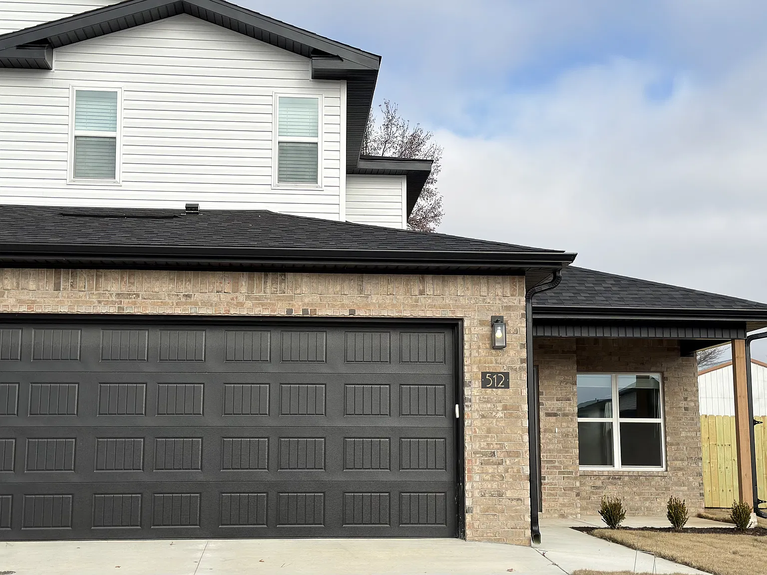 3 bed, 2.5 bath, 1460 sqft, $1,650 — Photo 2