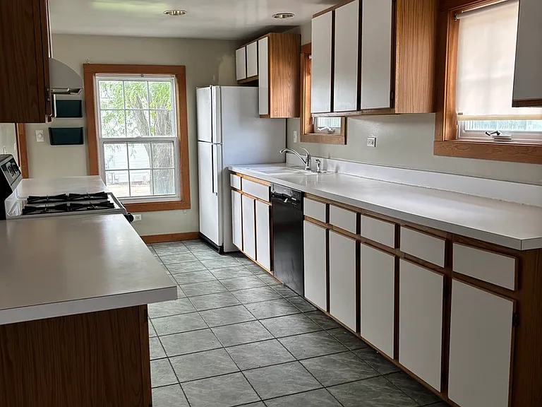 24136 W Lockport St #2 — Photo 4