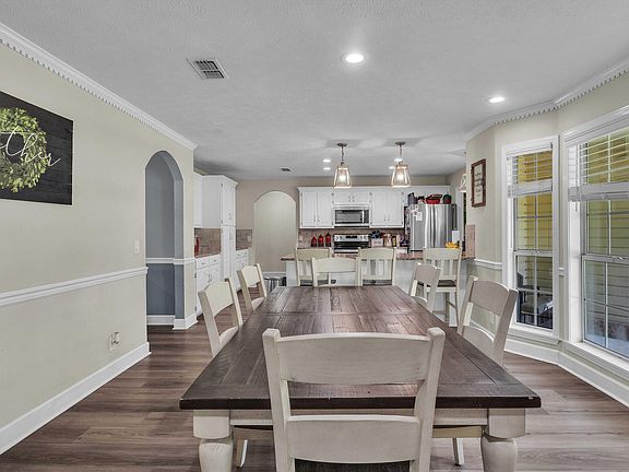 4th image of 60 Bogey Ln