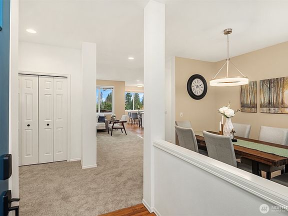 4th image of 2402 NE 19th Street