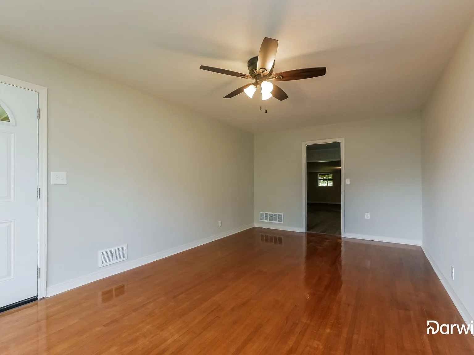 3 bed, 1.5 bath, 2019 sqft, $1,570 — Photo 3