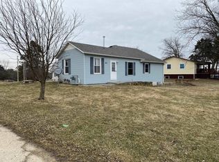 511 7th St, Mineral Point, WI 53565