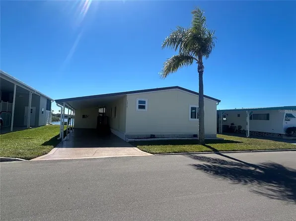 3852 Bywater Dr, Holiday, FL 34691