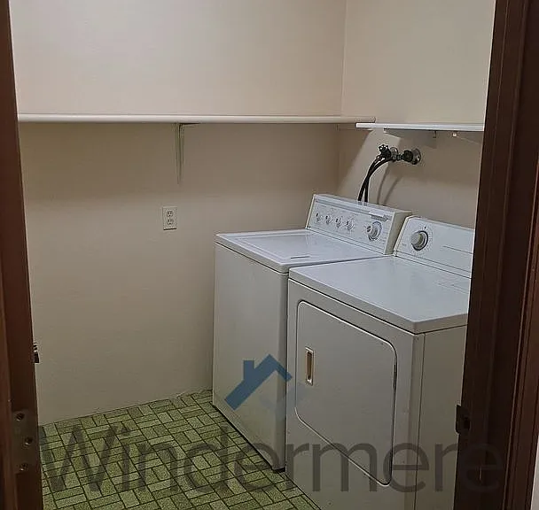 763 1/2 Village Way — Photo 18