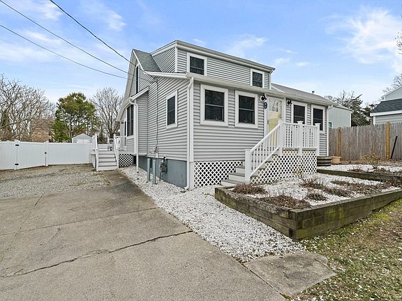 3rd image of 4 Fremont Rd