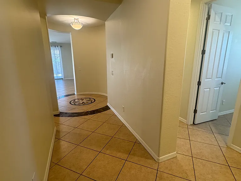 298 E Kaibab Dr — Photo 6