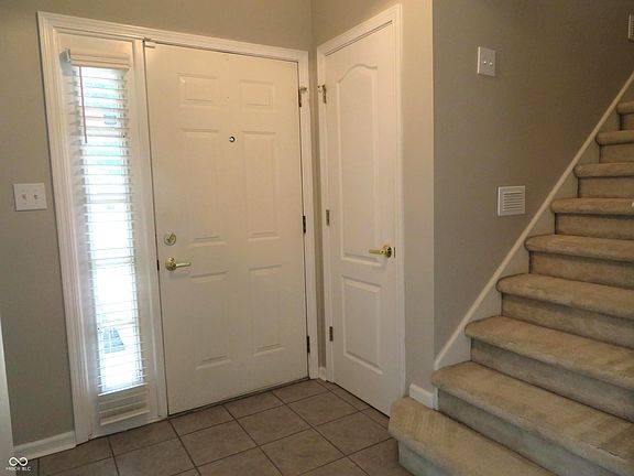 4th image of 1243 Blue Bird Dr