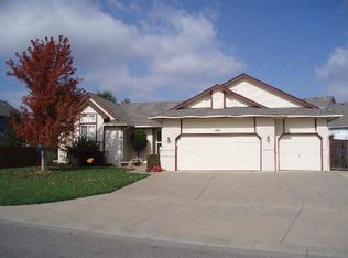 616 W 2nd St, Andover, KS 67002