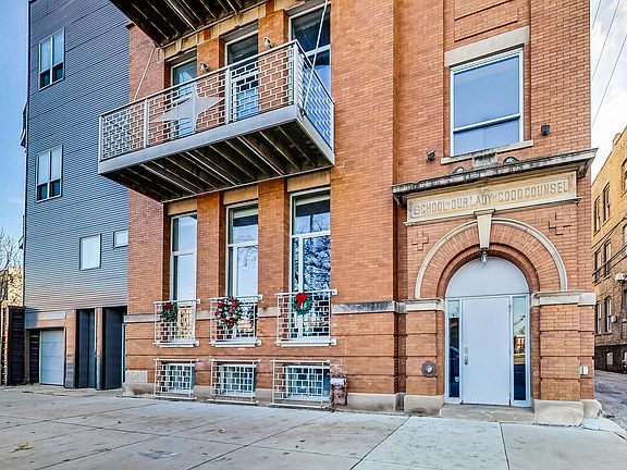 4th image of 2411 W Walton St APT 1D
