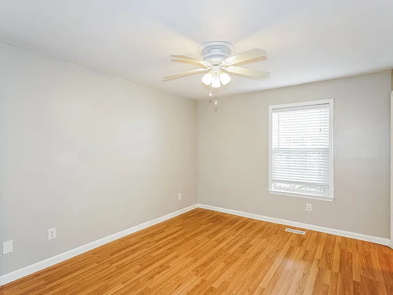 100 Homestead Ln — Photo 10