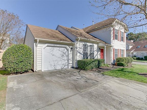 3rd image of 204 Twin Oaks Ct