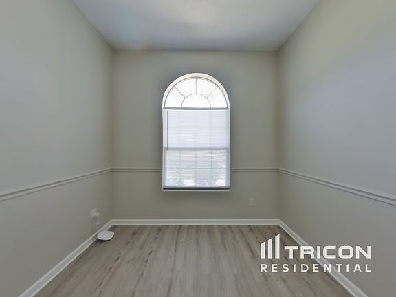 5th image of 2640 Glenhaven Dr