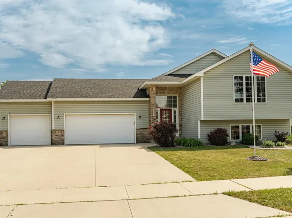 657 S Pointe Ct SW, Rochester, MN 55902