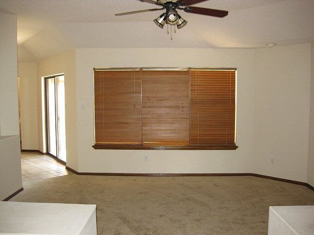 2nd image of 1711 Lauren Ln