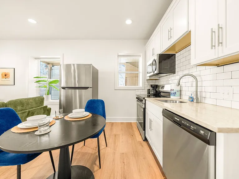 4245 Troost Ave #3 — Photo 9