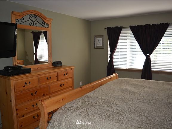 5th image of 8419 165th Court E