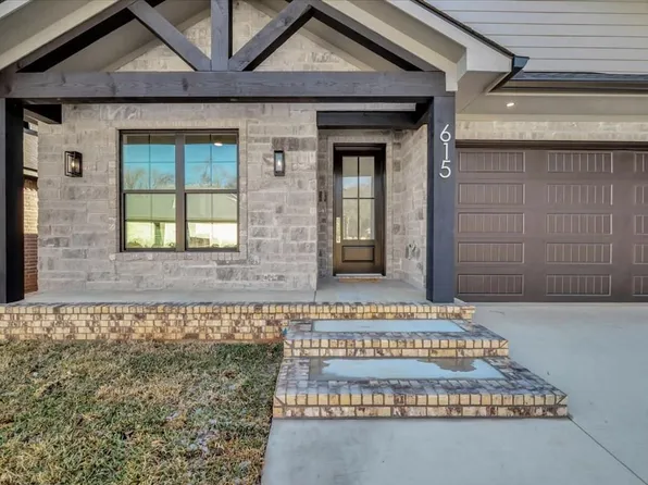 615 Saint Charles Pl, Nacogdoches, TX 75961