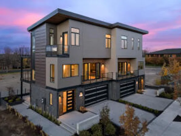 211 SW Log Ct, Bend, OR