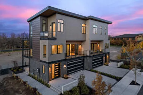 211 SW Log Ct Photo 1