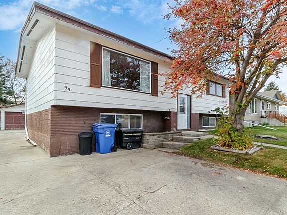 3rd image of 33 N Valley Cres