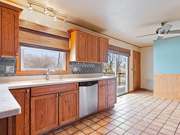 4th image of 8627 Delta Dr