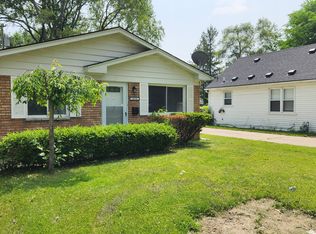 20350 E Eight Mile Rd, Harper Woods, MI 48225