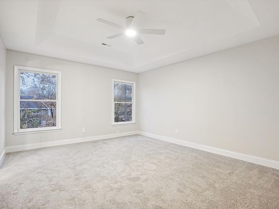 5th image of 25 Porters Glen Pl