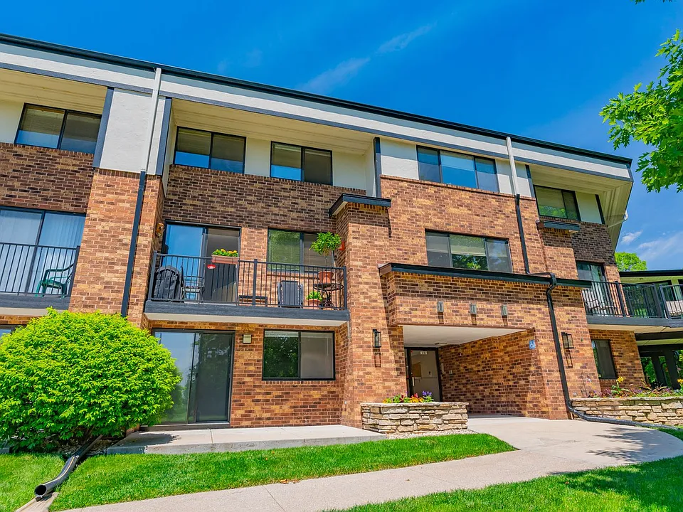 Wingra West Apartments