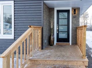 37 Edward St, Quinte West, ON K8V 2C3