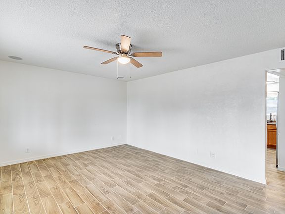 5th image of 3441 W Dahlia Dr