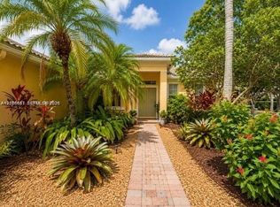1213 Skylark Dr, Weston, FL 33327