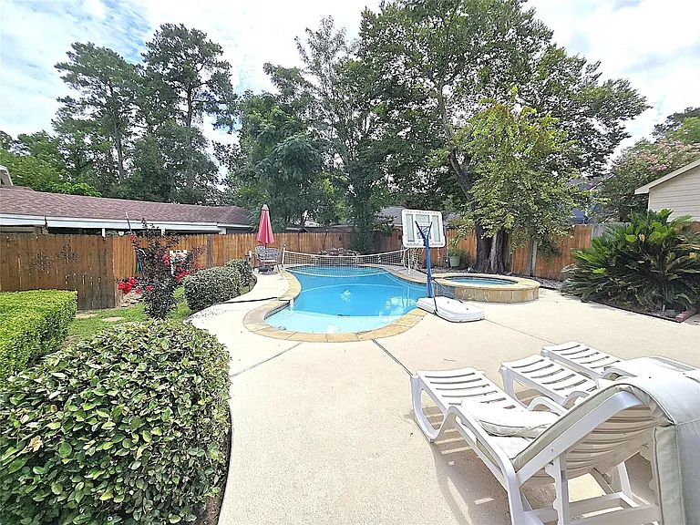 560 Brandon Rd — Photo 38