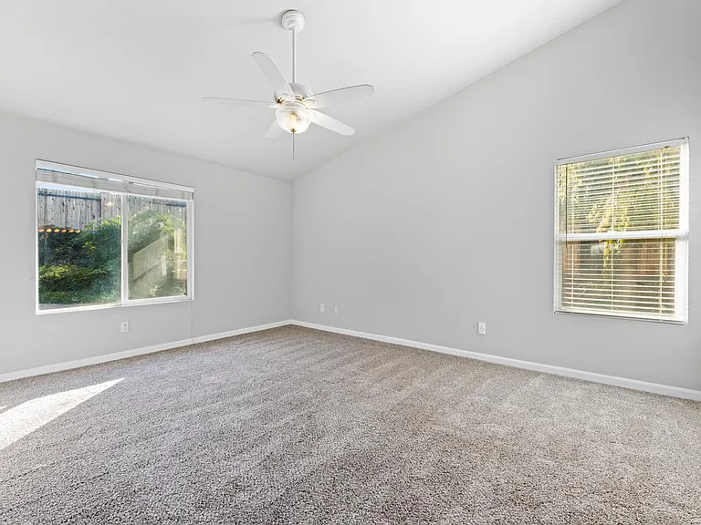 4866 Canfield Cir — Photo 17