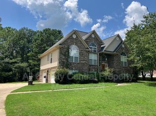 710 Small Lake Rd, Odenville, AL 35120