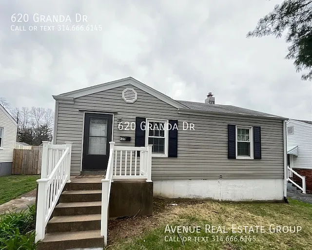 620 Granda Dr photo 1