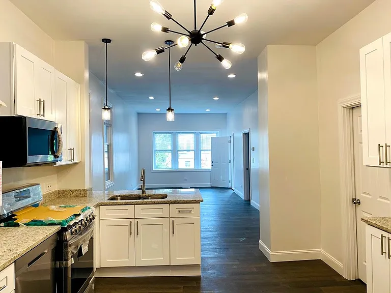 1629 N Fairfield Ave #1 — Photo 5
