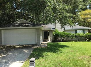 516 Castle Hall Rd, Mount Pleasant, SC 29464